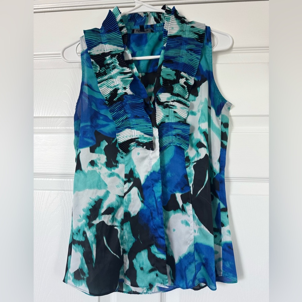 Sleeveless Blue and Black Abstract Blouse